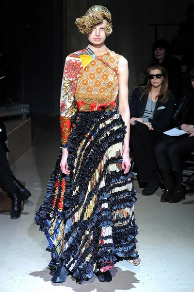 Look 25